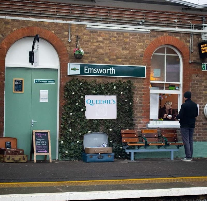Queenie's Vintage Tearoom